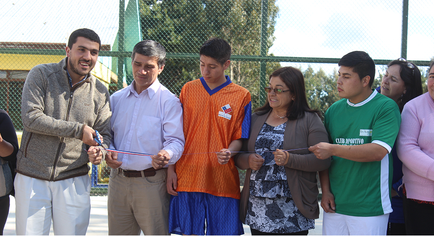Los Álamos: Alcalde inauguró anhelada multicancha para sector La Araucana