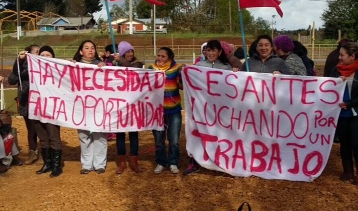 Mujeres de Los Álamos se manifestaron por más de 4 horas, exigen mayor cupo en capacitaciones laborales