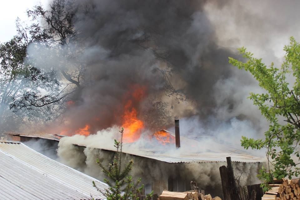 Familia de Tres Pinos perdió todo en voraz incendio ocurrido esta tarde