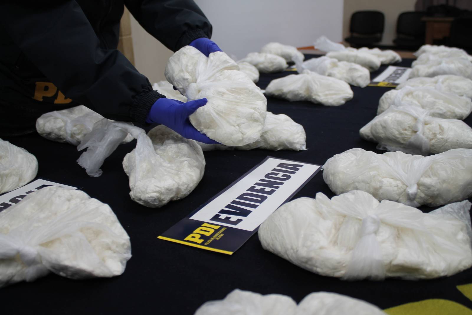 Hombre que se dedicaba a venta de cocaína fue detenido por la PDI en peaje de Pilpilco