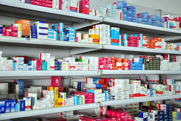 Juventud DC respalda iniciativa que permitiría instalar farmacias municipales sin restricciones