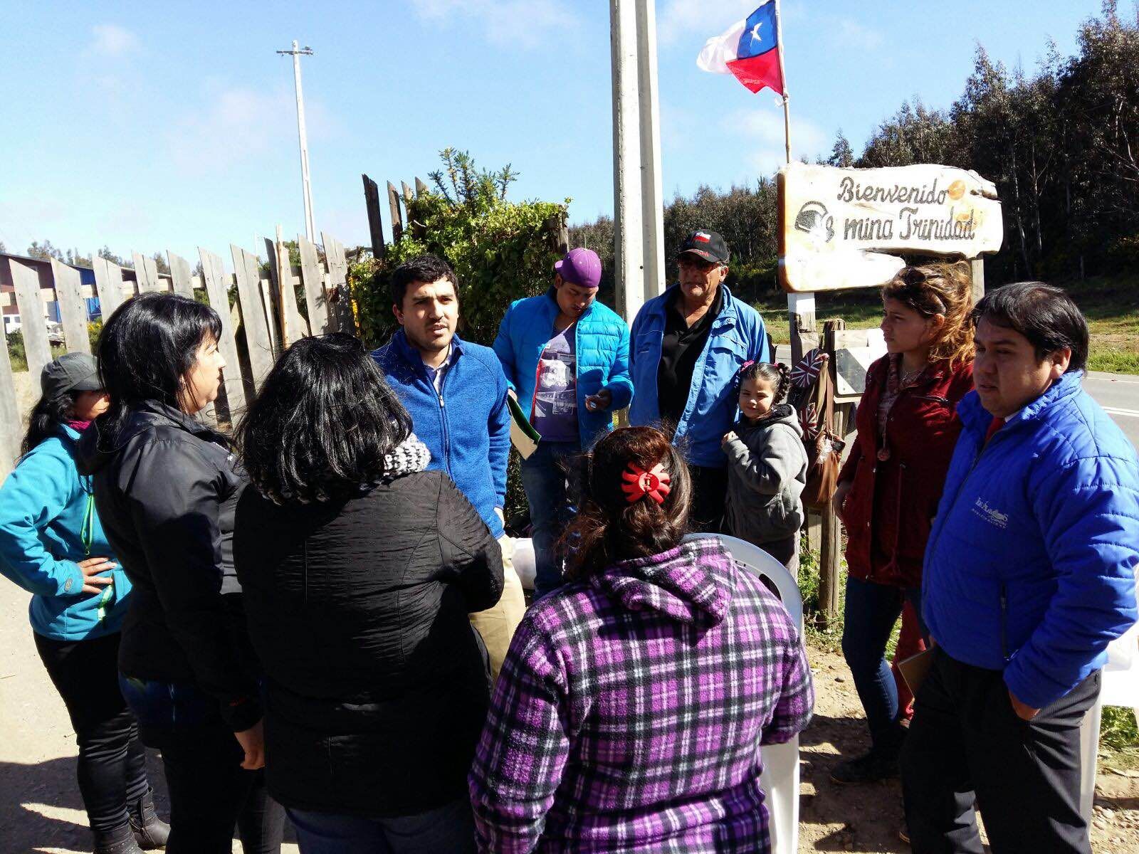 Autoridades y familiares preocupados por mineros que suman segundo día de toma a 90 metros bajo tierra