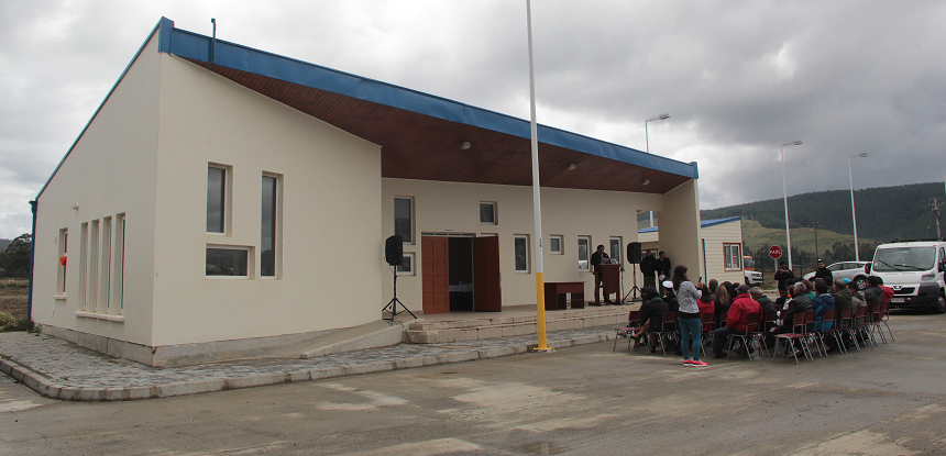 Tras millonaria inversión hoy comenzó a funcionar el reconstruido puerto pesquero de Lebu