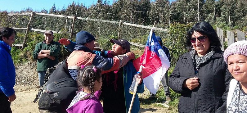 Acuerdo jurídico puso fin a la toma de la mina de Lebu, familias recibieron con alegría a ex mineros