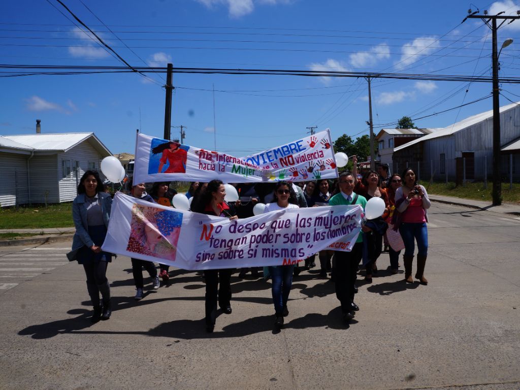 En Los Álamos salieron a las calles para promover la No Violencia hacia la Mujer