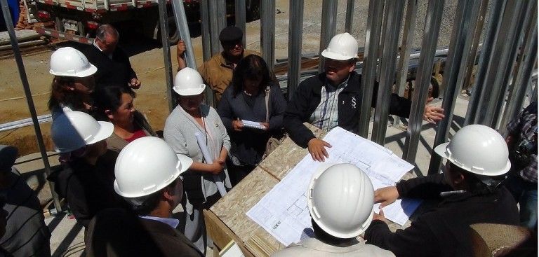 Dirigentes y autoridades visitaron obras de construcción del Cecosf de Antiquina
