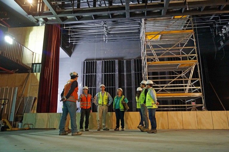 Concejales conocen avance de obras del Centro Cultural Arauco