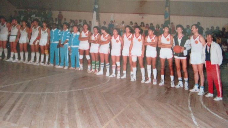 Históricos del básquetbol cañetino se volverán a reunir después de casi 4 décadas