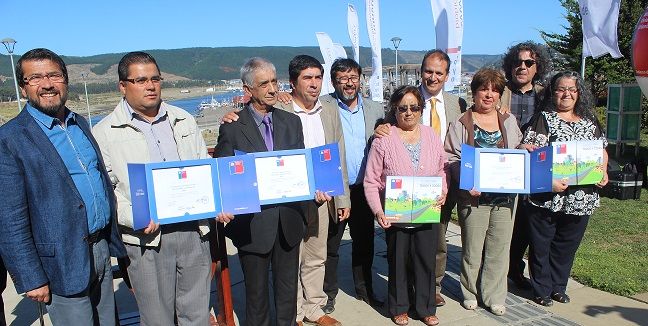 Autoridades entregan subsidios de vivienda a familias lebulenses