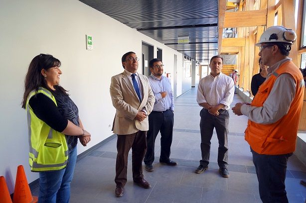 Seremi de Educación visita Campus Arauco a días de inicio de clases