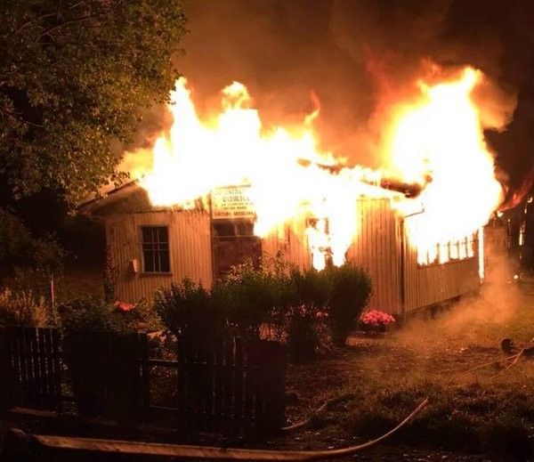[VIDEO] Atentado incendiario terminó con capilla con más de 35 años de historia en Cañete
