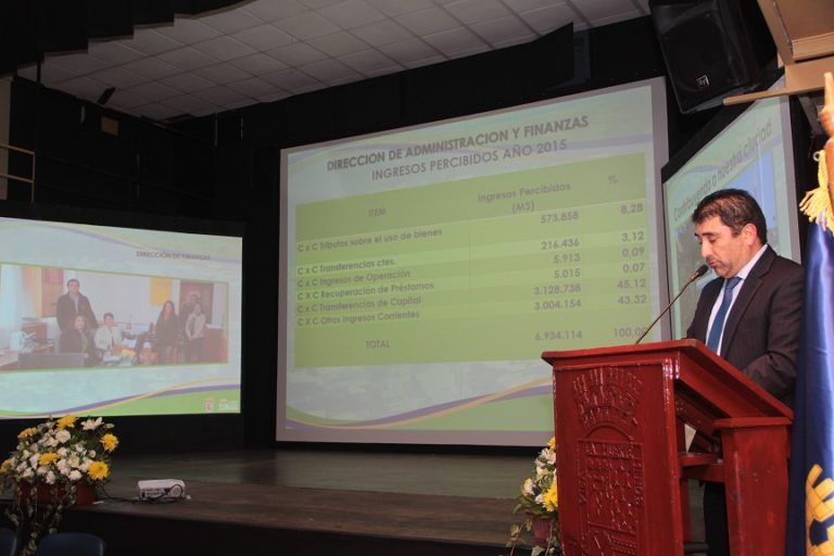 Alcalde de Lebu rindió cuenta pública de la gestión municipal 2015