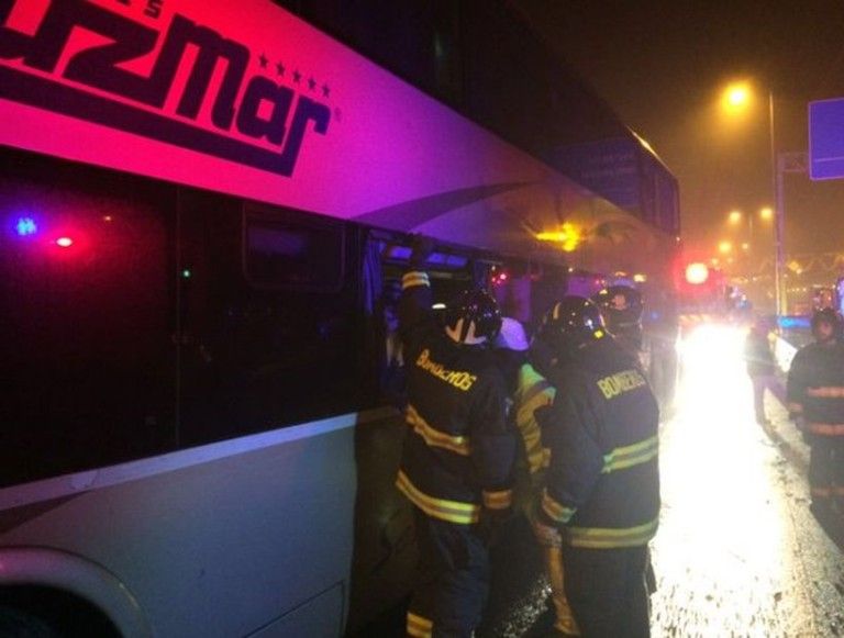 Salieron de Santiago con destino a Lebu; 9 pasajeros lesionados tras choque de bus con barrera en Ramadillas