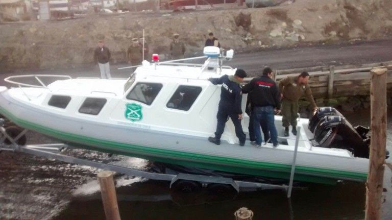 Nueva lancha institucional comenzará a operar en Lebu apoyando servicios marítimos de Carabineros