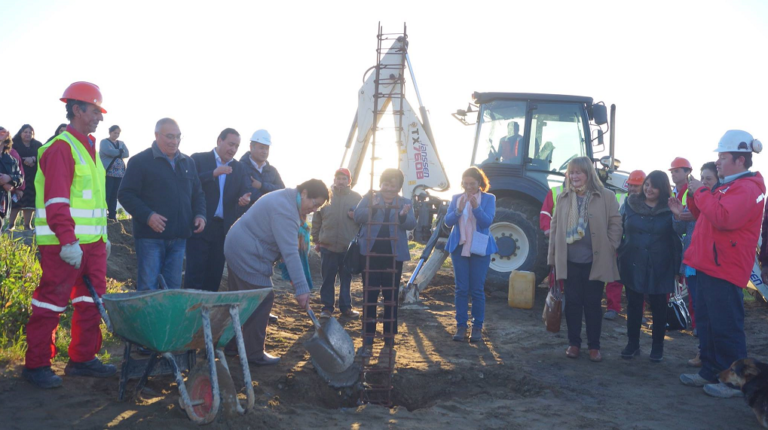 Ponen primera piedra para ampliación del Cementerio Municipal de Arauco