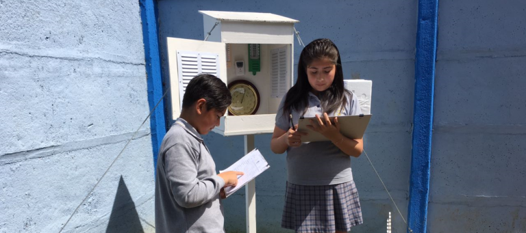 Presentaron la primera estación meteorológica costera escolar