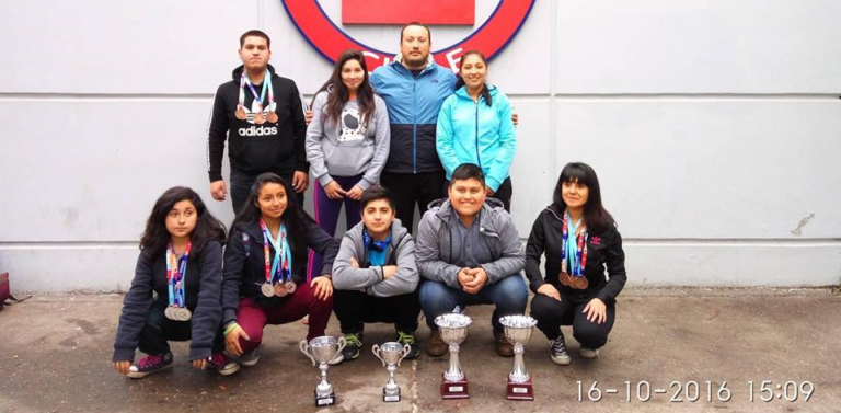 Escolares alameños cosecharon 12 medallas en nacional de levantamiento de pesas
