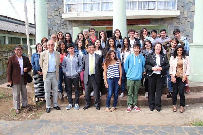 Entregan reconocimiento a estudiantes cañetinos que obtuvieron resultados destacados en la PSU
