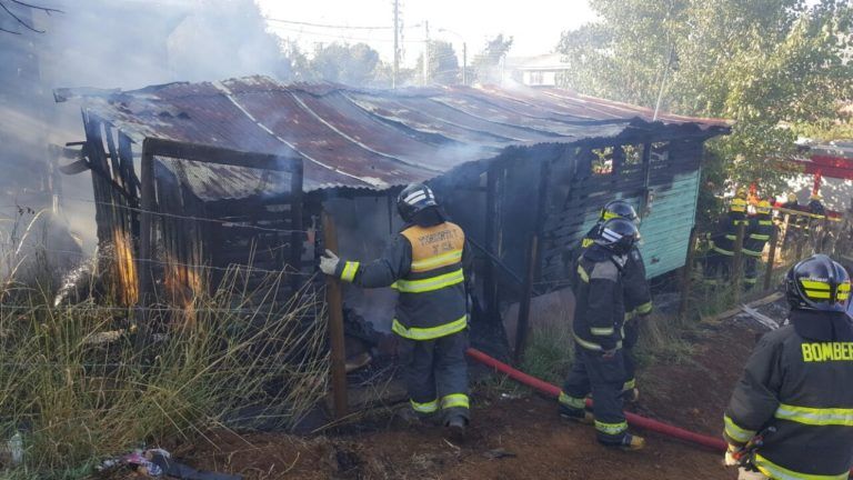 Incendio destruyó por completo modesta vivienda en sector Barrio Leiva de Cañete