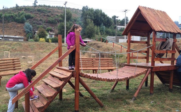 Vecinos de Curanilahue transforman terreno abandonado en un parque