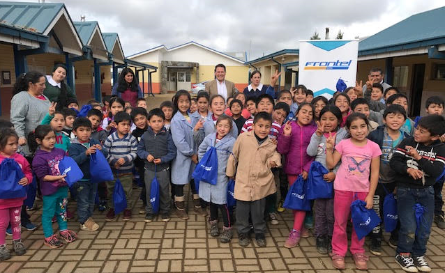 Frontel estuvo presente en Cañete y Tirúa con su campaña “A la Escuela con Energía”
