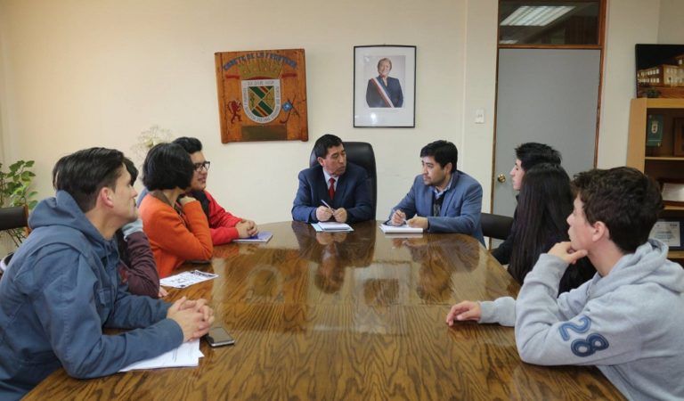Secundarios de la CESCA se reunieron con el alcalde de Cañete Jorge Radonich