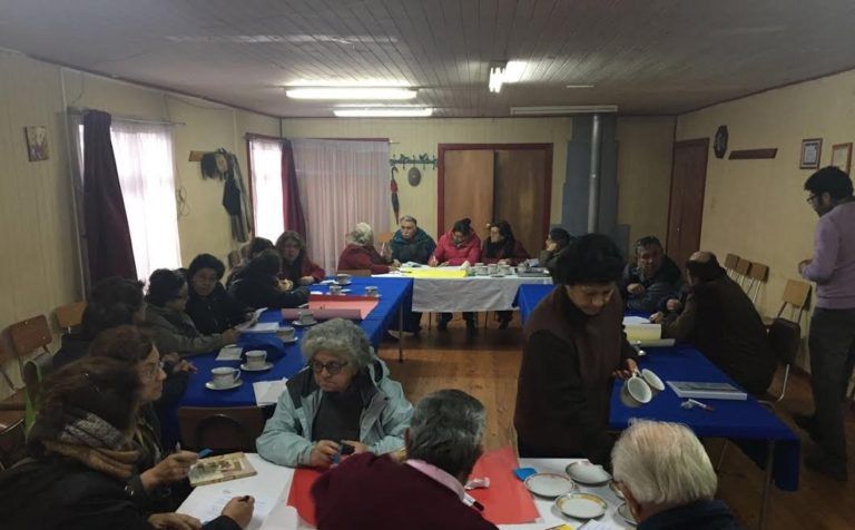 Adultos mayores de Los Álamos trabajan diseño inicial de ordenanza municipal