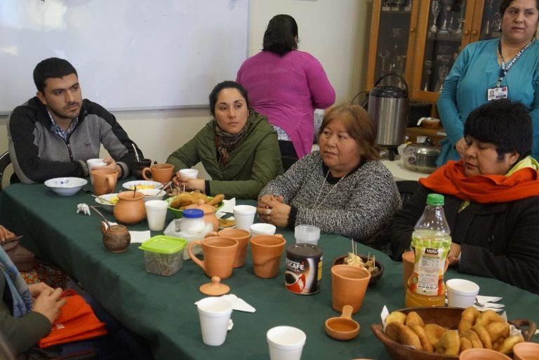 EN LOS ÁLAMOS BUSCAN INTEGRAR LA MEDICINA MAPUCHE A LOS SERVICIOS DE GINECÓLOGA Y OBSTETRICIA