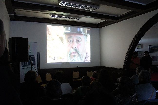 TERCER CAPÍTULO DE “ECOS DE LEBU” EMOCIONÓ A LEBULENSES CON LA EXHIBICIÓN DE LA OBRA “VIVENCIAS” DEL CONJUNTO FOLCLÓRICO DENU KÜYUL