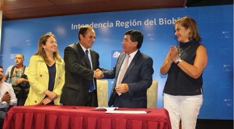 281 MILLONES DE PESOS PARA LA EJECUCIÓN DE IMPORTANTES PROYECTOS FIRMÓ EL ALCALDE RADONICH