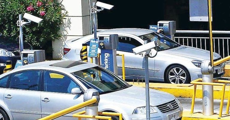 Senador Navarro: “Ley de Estacionamientos traicionó a los consumidores y la vamos a derogar”