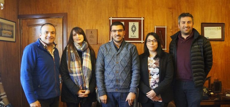 MUNICIPIO DE LOS ÁLAMOS TRABAJARÁ CODO A CODO CON EL LICEO CAUPOLICÁN PARA FORTALECER EL SELLO BILINGÜE DEL ESTABLECIMIENTO