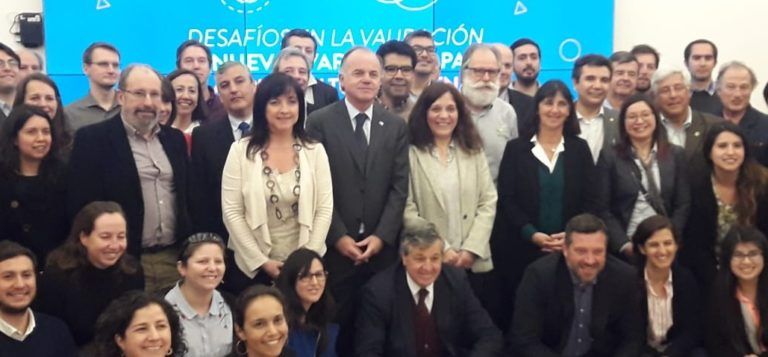 Ministro Walker: “Vamos a fundar, por primera vez, una gran Mesa Nacional Frutícola”