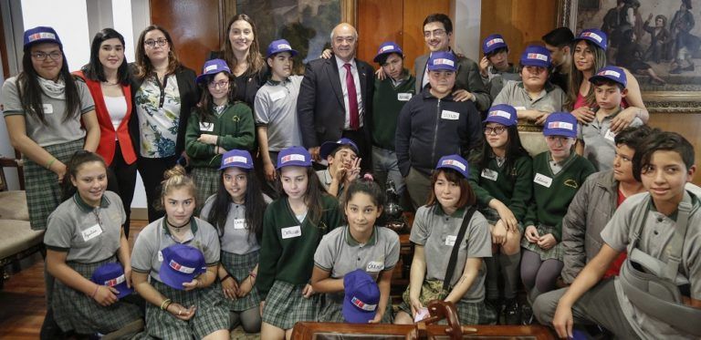 ESCOLARES DE LA REGIÓN PARTICIPARON EN CURSO DE EDUCACIÓN CÍVICA DICTADO POR AUTORIDADES