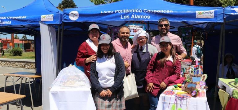 ESCUELAS Y LICEOS DE LOS ÁLAMOS EXHIBIERON SU PROGRAMA CURRICULAR EN LA PLAZA