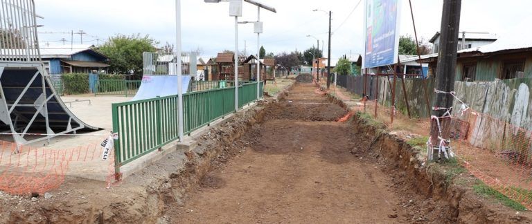 PARTIÓ LA PAVIMENTACIÓN DEL PASAJE J.M. CARRERA DE LOS ÁLAMOS