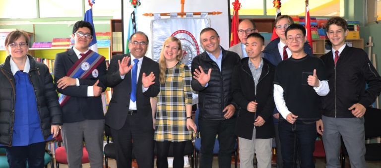 LICEO DE CERRO ALTO FORTALECE SU ÁREA DE IDIOMAS CON NUEVOS PROFESORES EXTRANJEROS