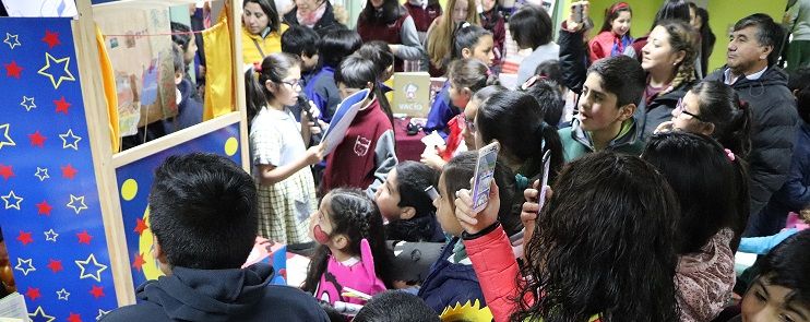 NIÑOS DE CAÑETE SE LUCIERON EN FERIA DEL LIBRO