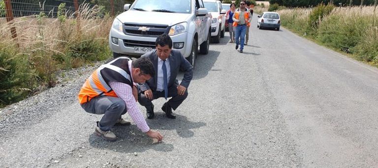 ALCALDE RADONICH MOLESTO POR MALA CALIDAD DEL CAMINO DE TUCAPEL ALTO