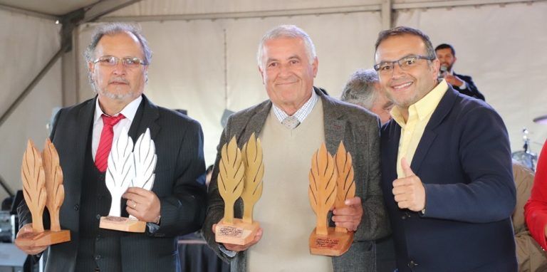VOCES ALAMEÑAS TRIUNFARON EN EL FESTIVAL REGIONAL DE LA VOZ DEL ADULTO MAYOR