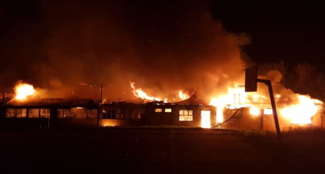 Tras incendios en escuelas de la Región del Biobío: Defensoría de la Niñez oficia a Ministerios para asegurar continuidad de educación y atención a estudiantes