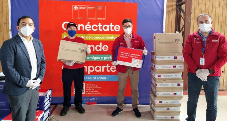JUNAEB ENTREGA 217 COMPUTADORES A ESTUDIANTES CON NECESIDADES ESPECIALES EN LA REGIÓN DEL BIOBÍO