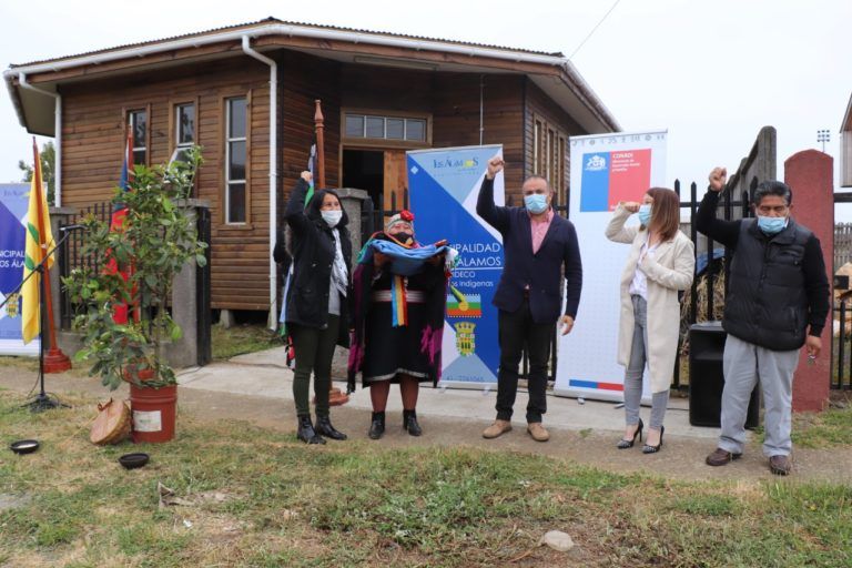 INAUGURARON ESCUELA DE ARTE Y OFICIO MAPUCHE EN LOS ÁLAMOS
