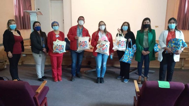 TRABAJADORAS PROEMPLEO DONAN INSUMOS A HOSPITAL SAN JOSÉ Y A HOGAR DE ADULTOS MAYORES EN CORONEL