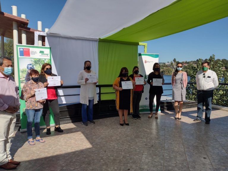 CONAF ENTREGÓ CERTIFICADOS DE PARTICIPACIÓN DE SU PROGRAMA DE FORMACIÓN, CAPACITACIÓN Y EMPLEO A VECINAS DE LAJA