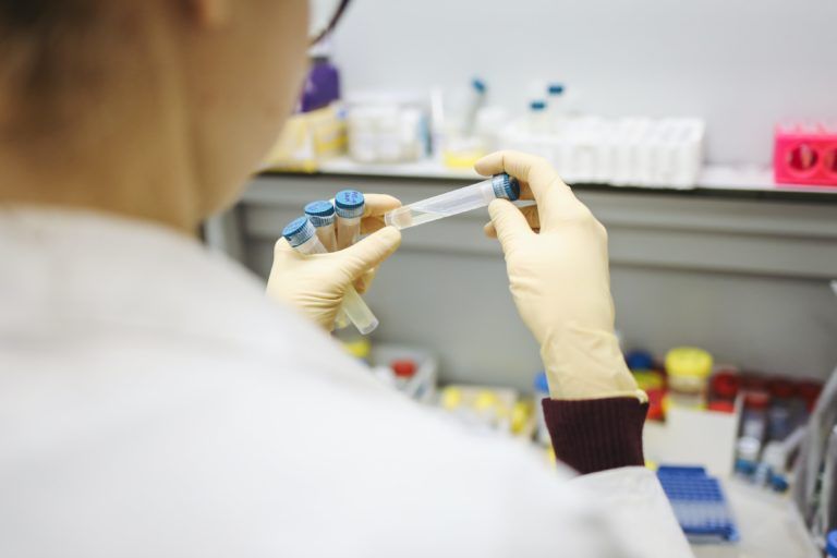 CÓMO MANTENER EL MONITOREO DE PACIENTES CRÓNICOS TRAS APLICACIÓN DE LA VACUNA CONTRA EL COVID-19