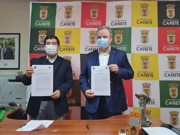 ALCALDE RADONICH E INTENDENTE KUHN FIRMAN CONVENIO PARA LA EJECUCIÓN DEL PROYECTO DE “MEJORAMIENTO CALLE ARTURO PÉREZ CANTO”