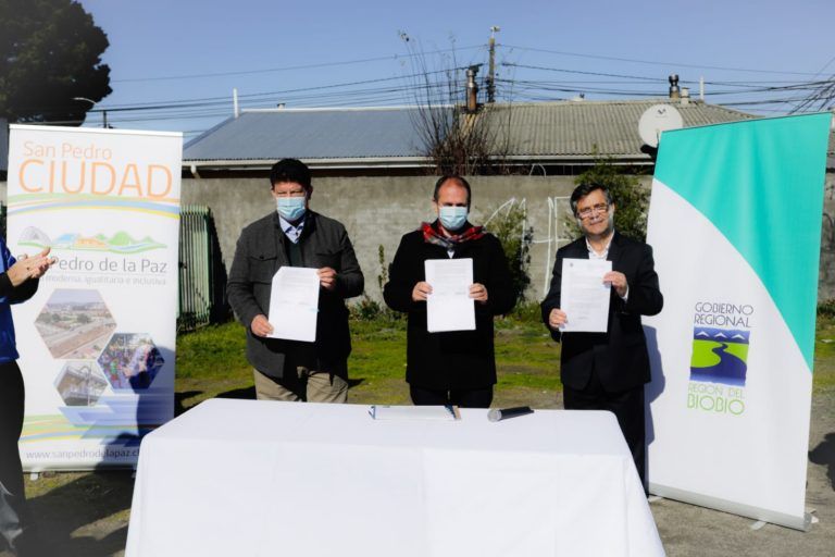 GOBERNADOR REGIONAL Y ALCALDE DE SAN PEDRO DE LA PAZ FIRMAN PRIMER CONVENIO CON RECURSOS GORE Y PROYECTAN MEJORAR LA CONECTIVIDAD