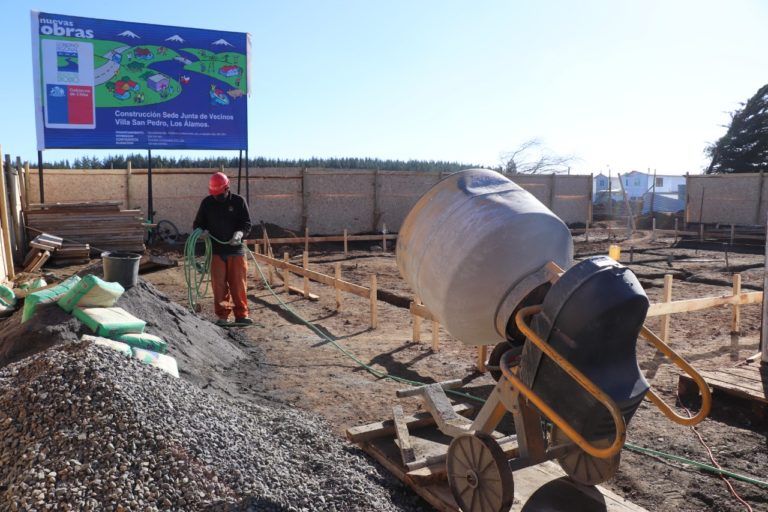 POCO A POCO AVANZA LA CONSTRUCCIÓN DE LA SEDE SOCIAL DE VILLA SAN PEDRO DE LOS ÁLAMOS