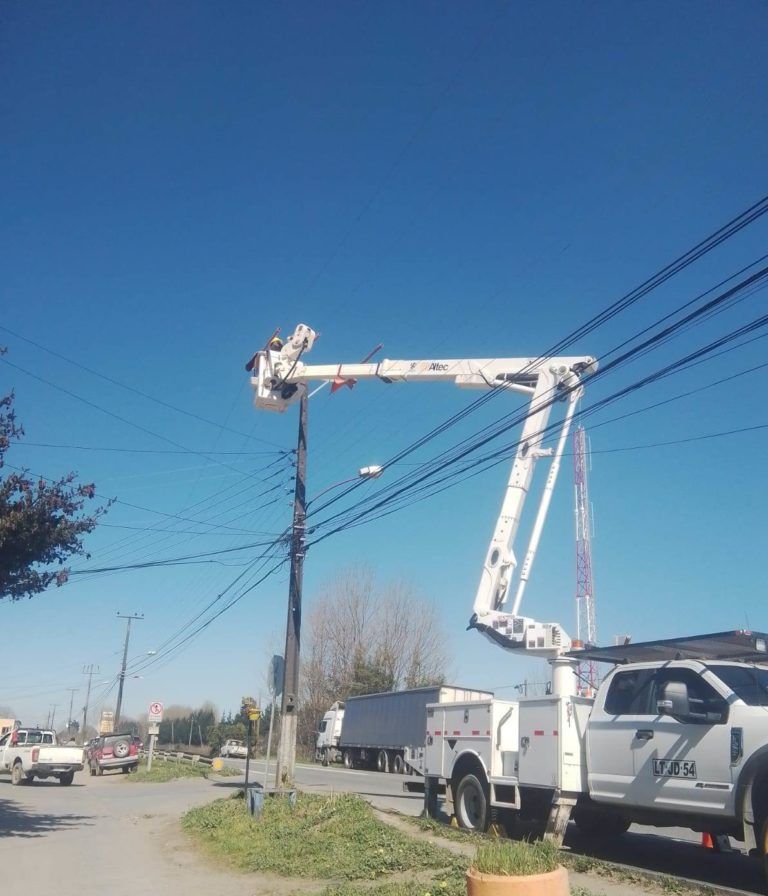 OBRAS DE MANTENIMIENTO EJECUTADAS POR FRONTEL MEJORARÁN LA CALIDAD DEL SERVICIO A MÁS DE 3 MIL VECINOS DE SECTORES RURALES EN ARAUCO